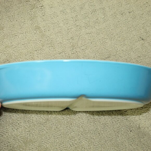 Vintage Pyrex 063 Divided 1 Qt. Primary Blue Casserole - No Lid - EXCELLENT - Picture 2 of 4